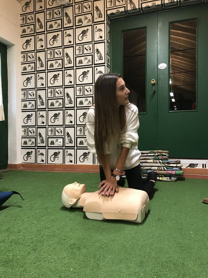 First aid practice during the counsellor training course