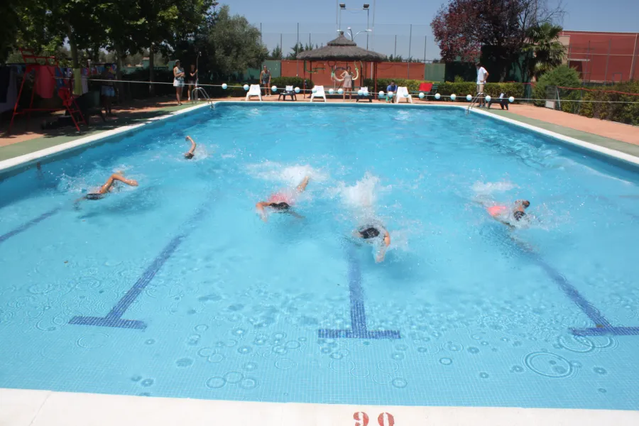 The swimming pool at the Layos camp near Toledo